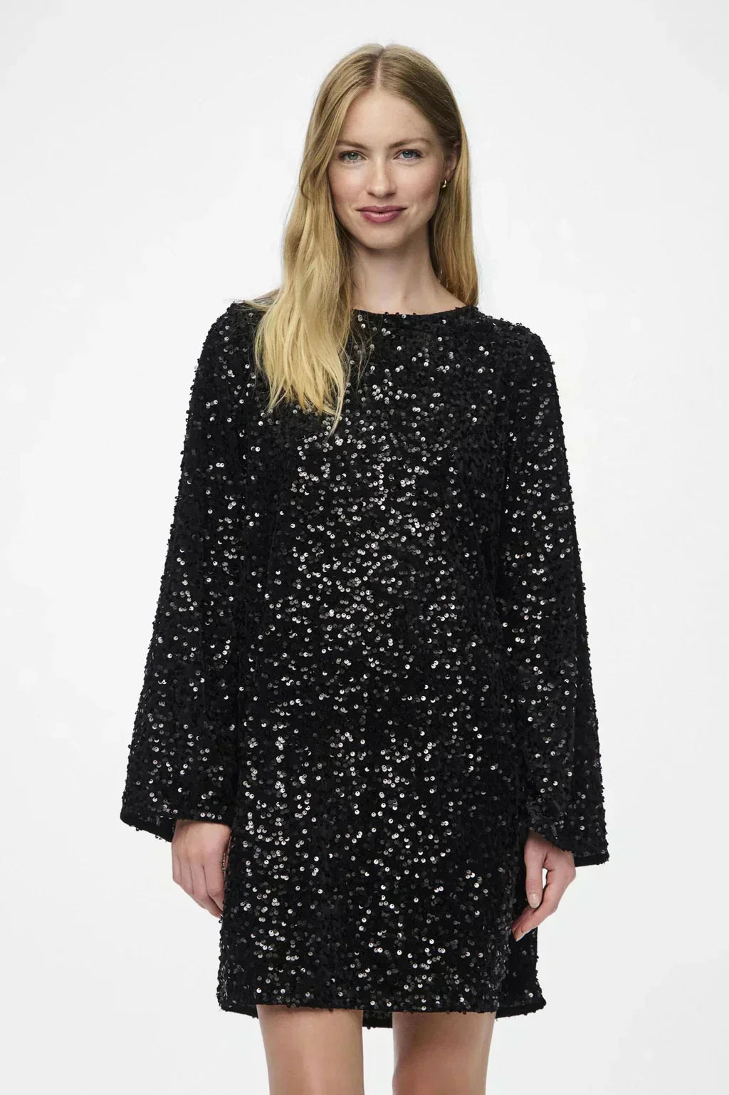Zoe – Robe Brillante avec Nœud