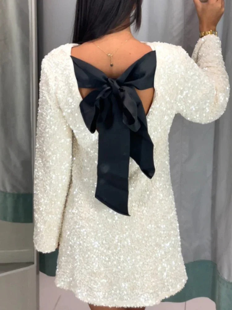 Zoe – Robe Brillante avec Nœud