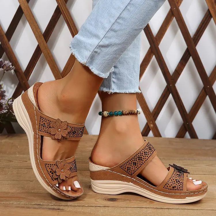 Mia – Sandales Compensées Ouvertes Confortables – Noir