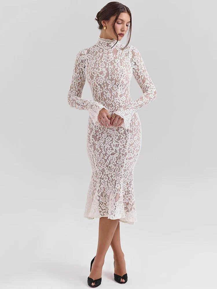 Riley – Robe Près du Corps en Dentelle à Col Montant et Taille Haute – Blanc