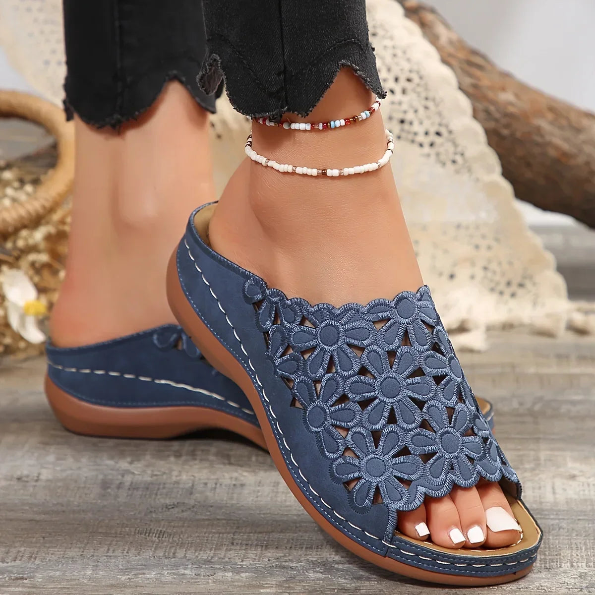 Ella – Sandales Confortables Élégantes à Motifs Floraux – Noir