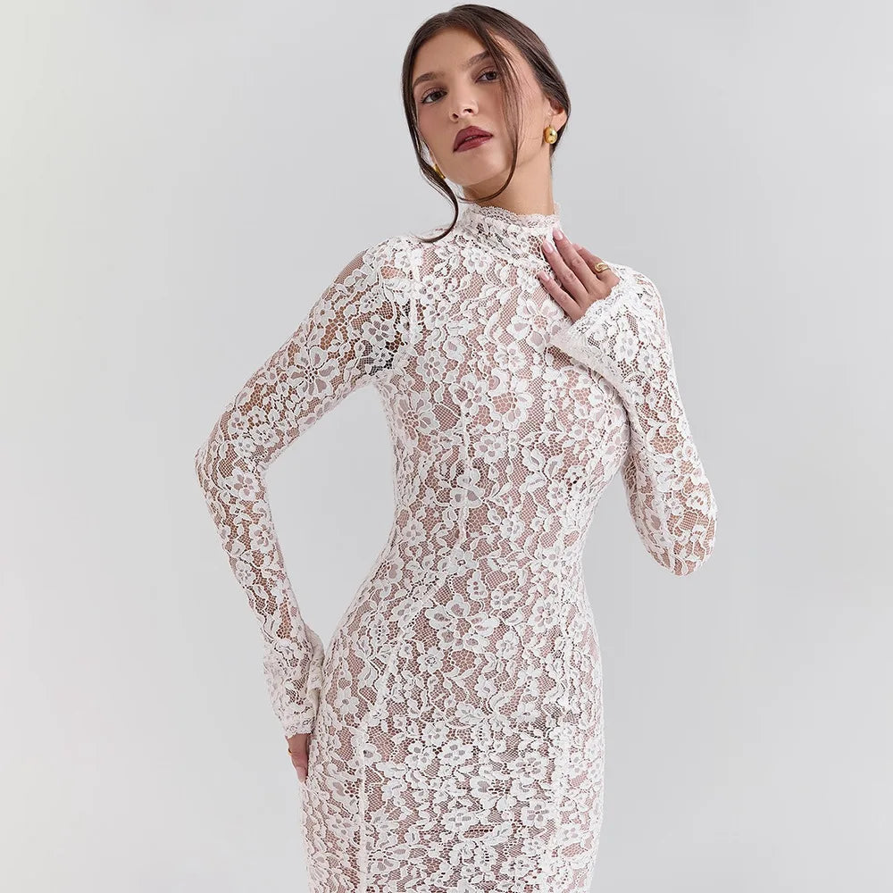 Riley – Robe Près du Corps en Dentelle à Col Montant et Taille Haute – Blanc