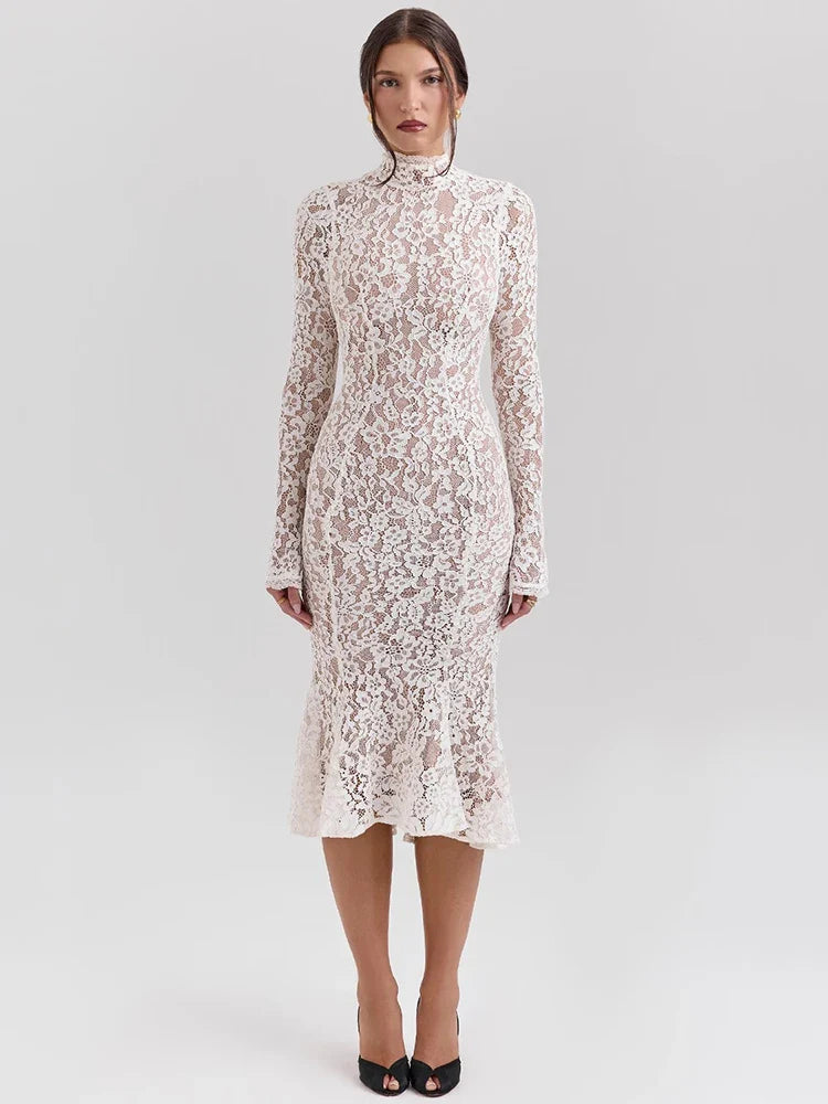 Riley – Robe Près du Corps en Dentelle à Col Montant et Taille Haute – Blanc