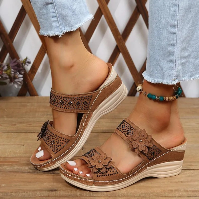 Mia – Sandales Compensées Ouvertes Confortables – Noir