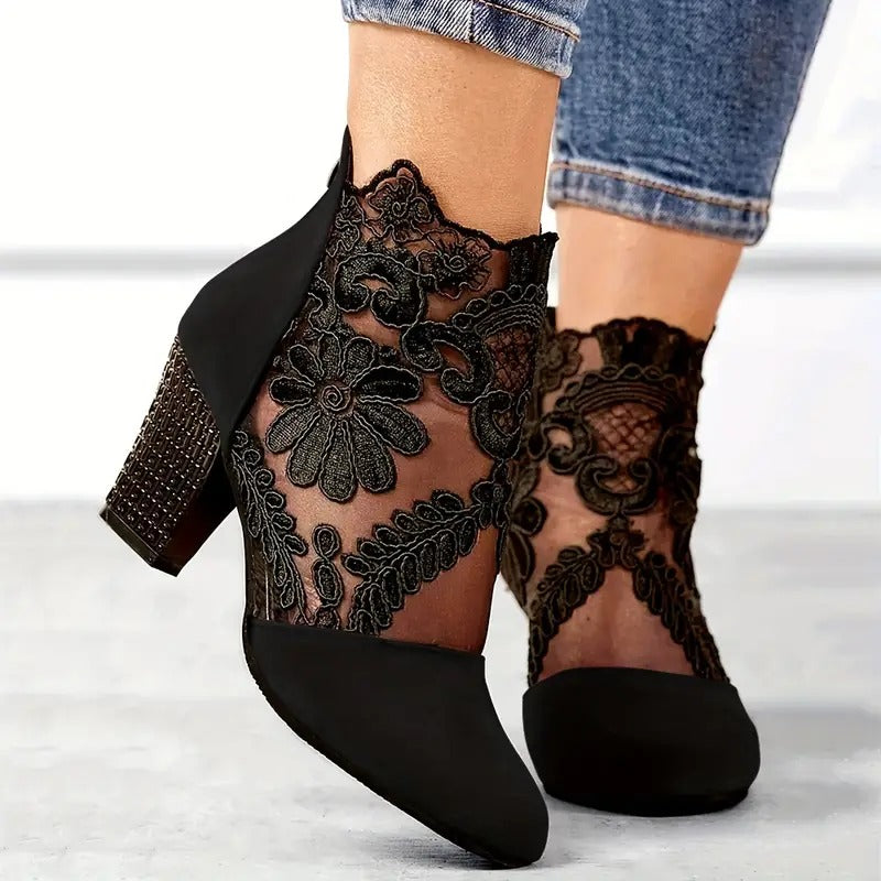 Charlotte - Talons Élégants en Dentelle Fleurie avec Détails Faits Main