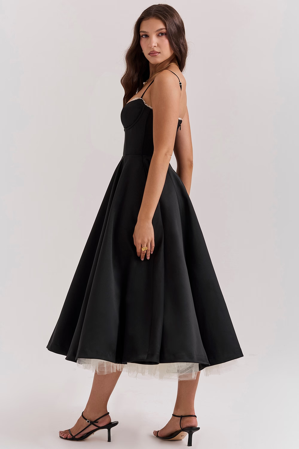 Ruby - Robe Élégante et Sophistiquée pour Occasions Spéciales