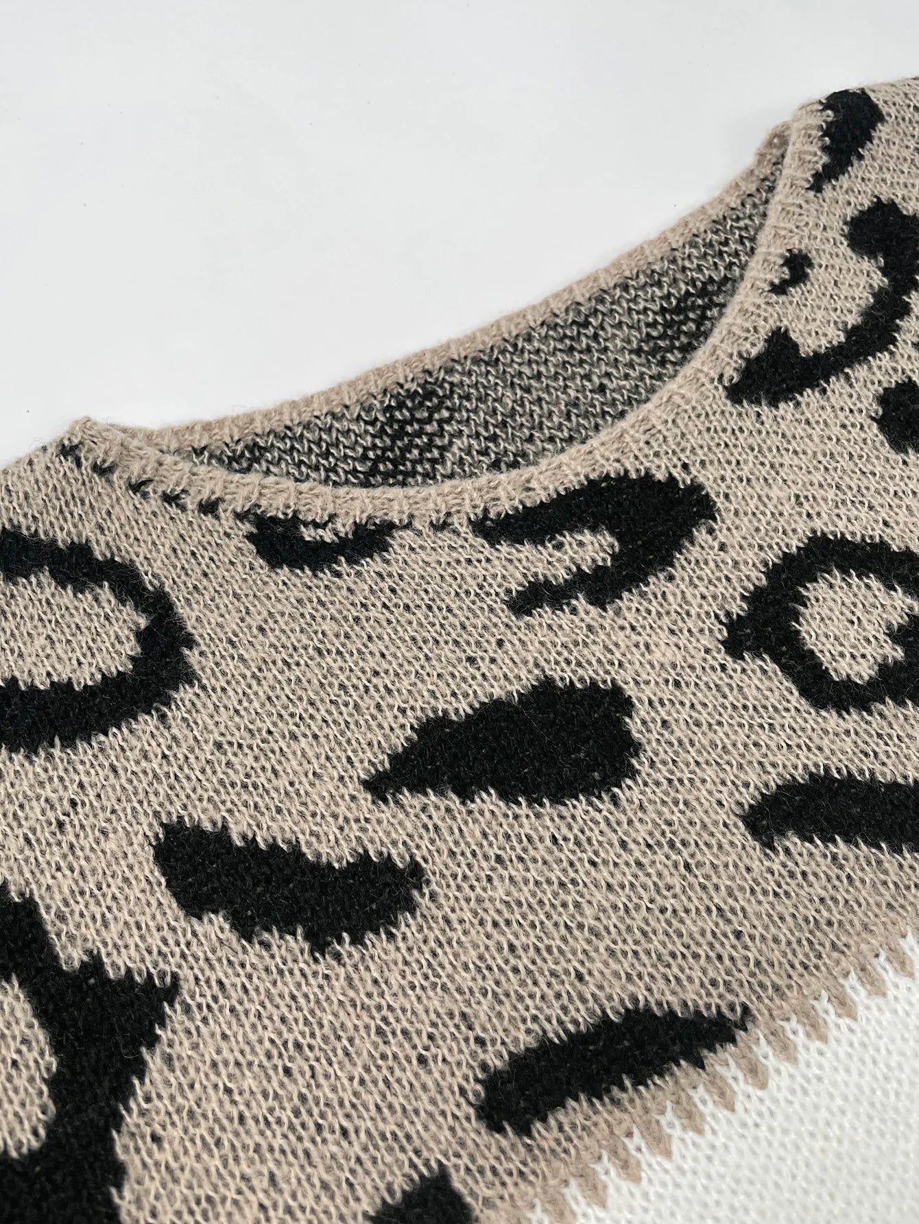 Penelope – Pull Léopard Stylé